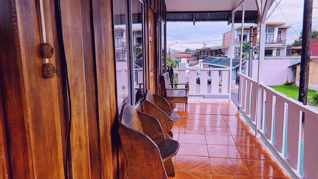 Alpha Arenal Hostel La Fortuna ภายนอก รูปภาพ