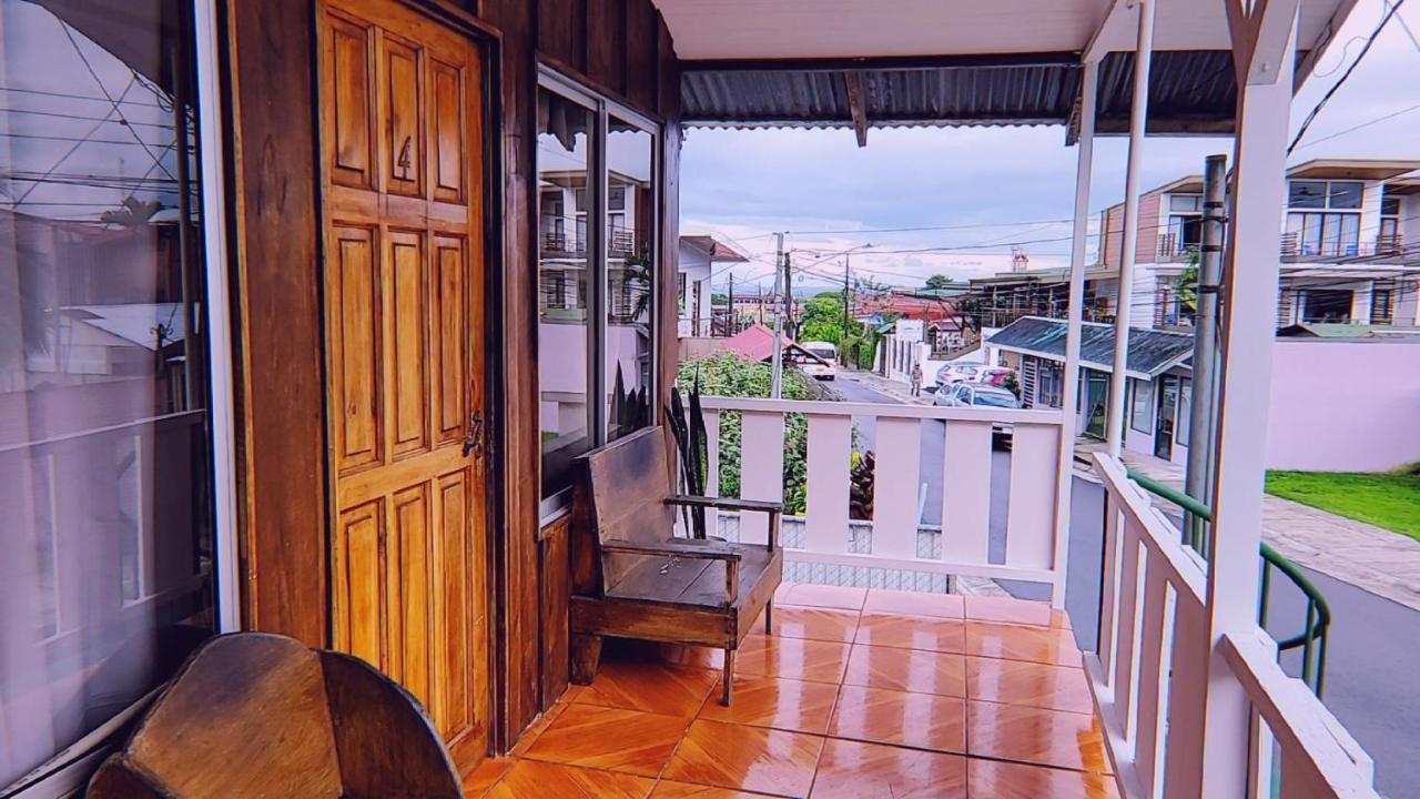 Alpha Arenal Hostel La Fortuna ภายนอก รูปภาพ